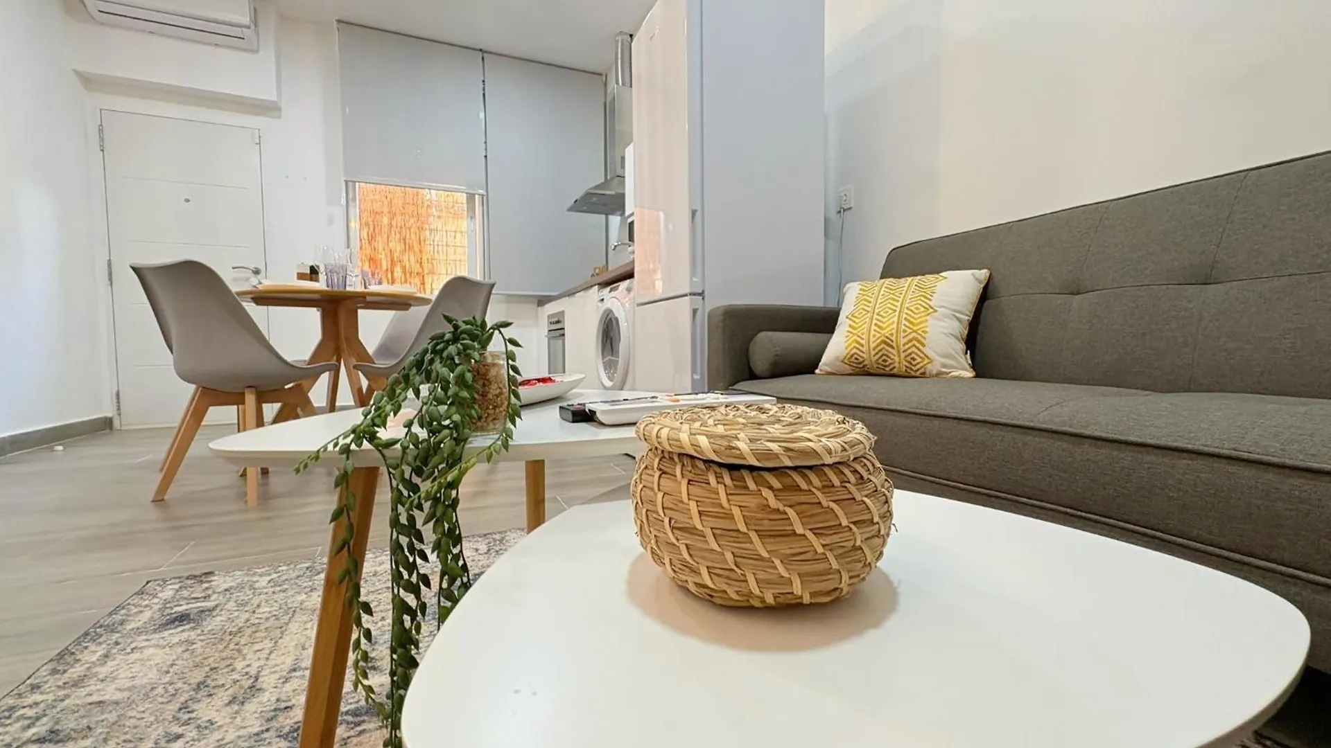 Estudio Maria Zambrano - A Pasos De La Estacion Malaga Apartament